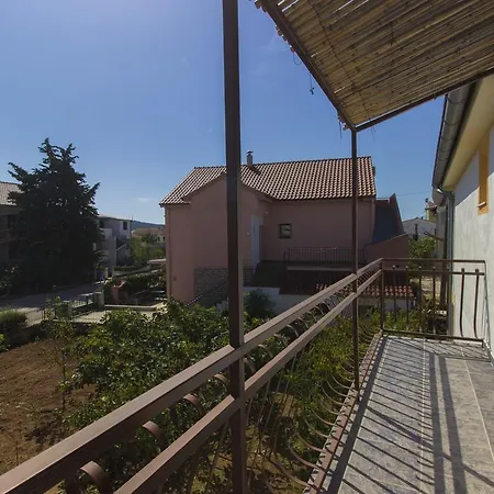 Apartment Mare Pirovac