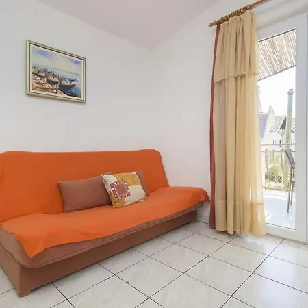 Mare Apartamento Pirovac