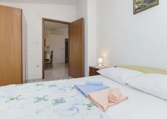 Mare Apartment Pirovac