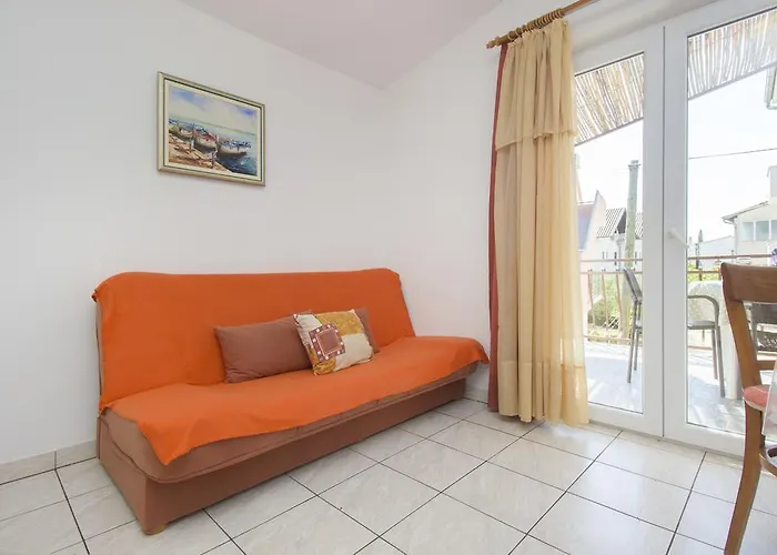 Mare Apartment Pirovac